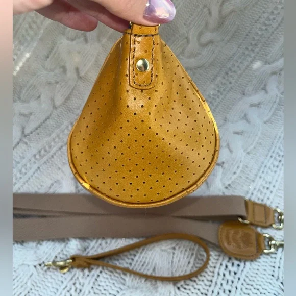 Blair Ritchey BB Voyager in Perforated Ginger with Ginger Wristlet Strap, EUC - Picture 9 of 15